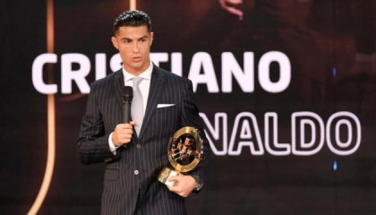 开云-金五盾颁奖 葡国不只C罗魔力鸟 室内沙滩足球也强