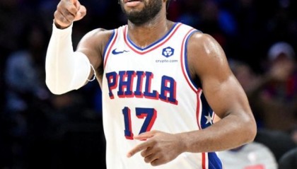 开云APP-赛季全勤竟有86场球？NBA超级铁人终于圆梦季后赛